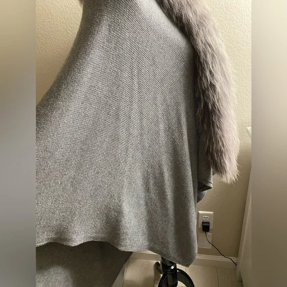 La Fiorentina Genuine Fox Trim Wool Wrap Gray One Size - Picture 5 of 12